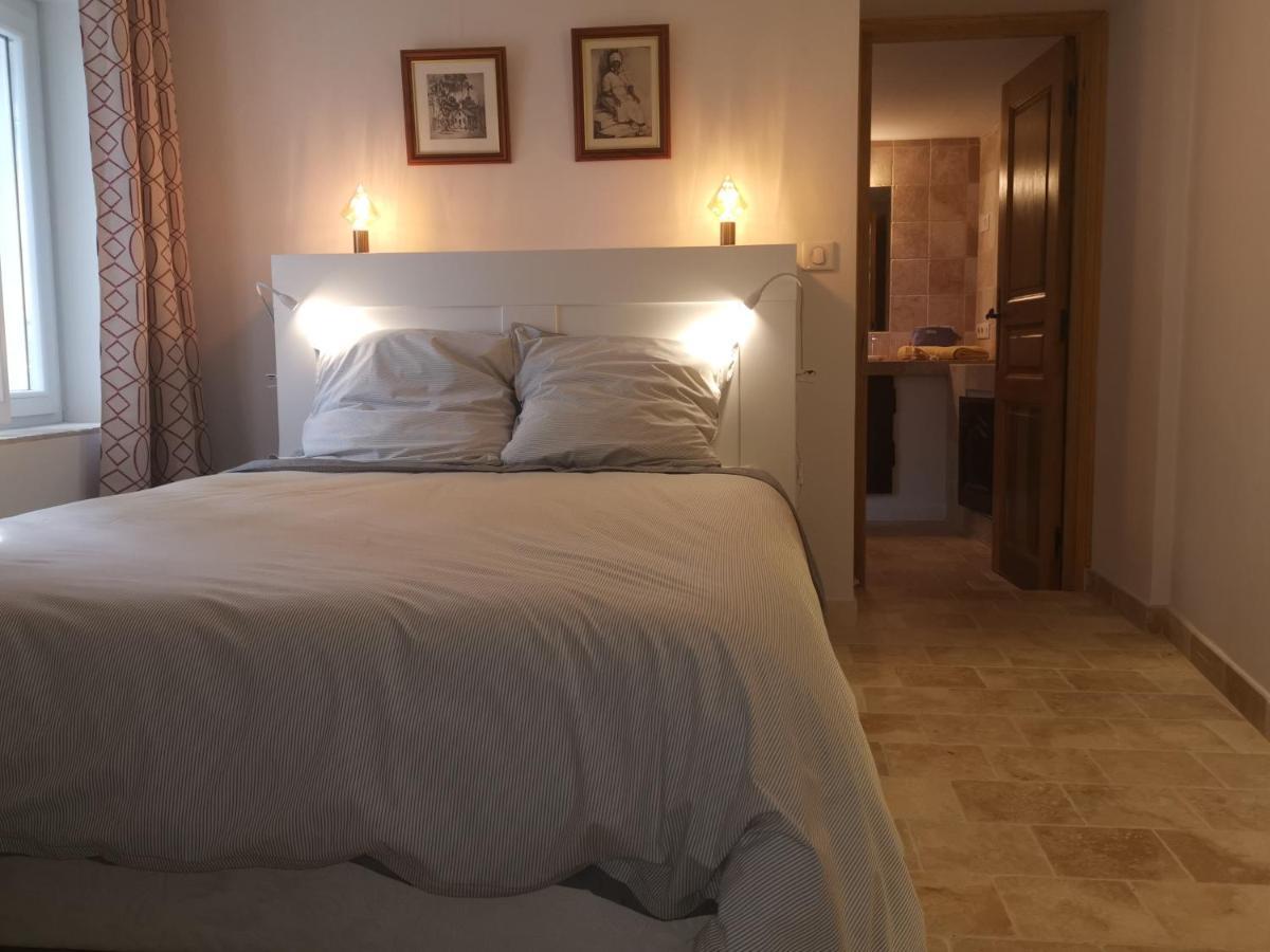 Bed and Breakfast Le Nid Des Arts Tourrettes Exterior foto